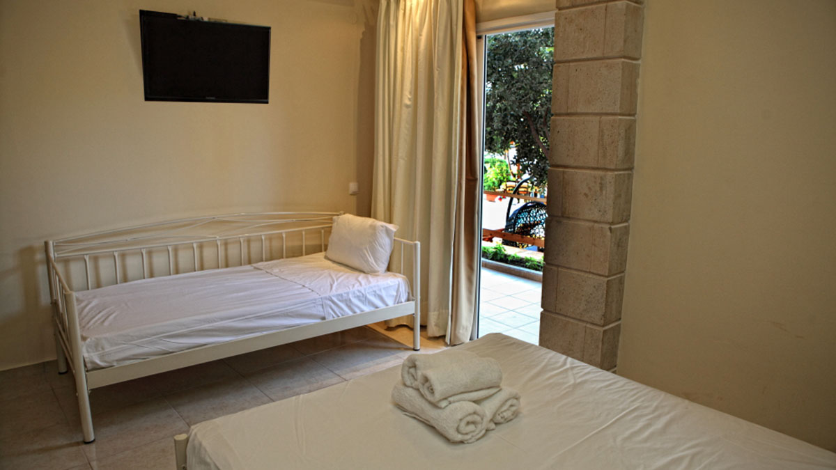 Family Open Plan Side Sea View